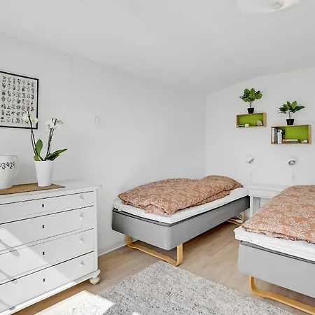 Three-bedroom In * יולסמינדה