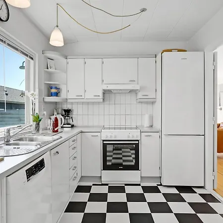 בית נופש Three-bedroom In יולסמינדה