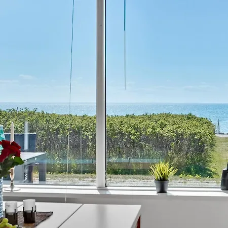 בית נופש Three-bedroom In יולסמינדה