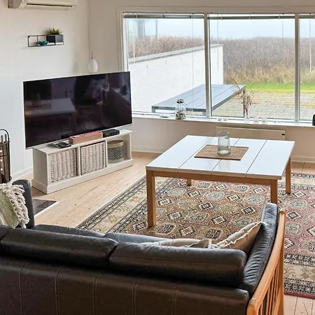 Three-bedroom In בית נופש יולסמינדה