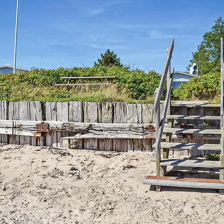 בית נופש Three-bedroom In יולסמינדה