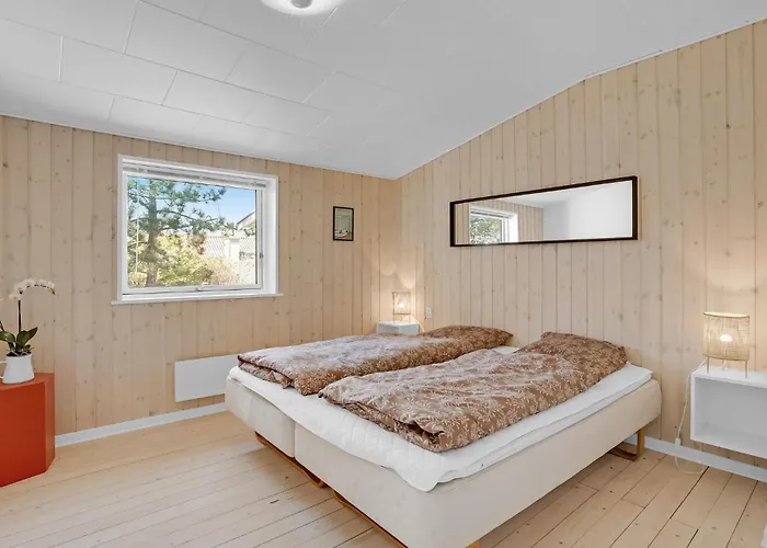 Three-bedroom In 度假居 尤尔斯明讷